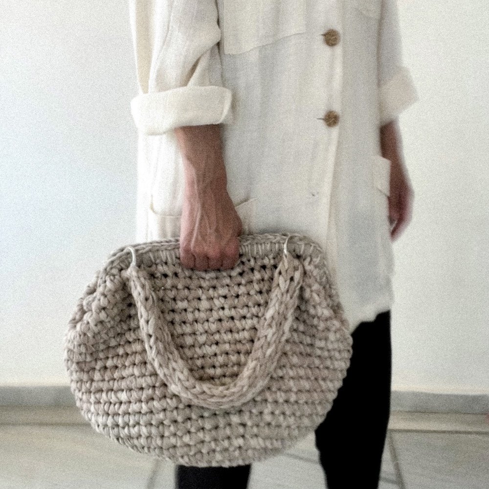 “Sassolino” handcrafted shoulder bag with waterproof pouch beige + crème