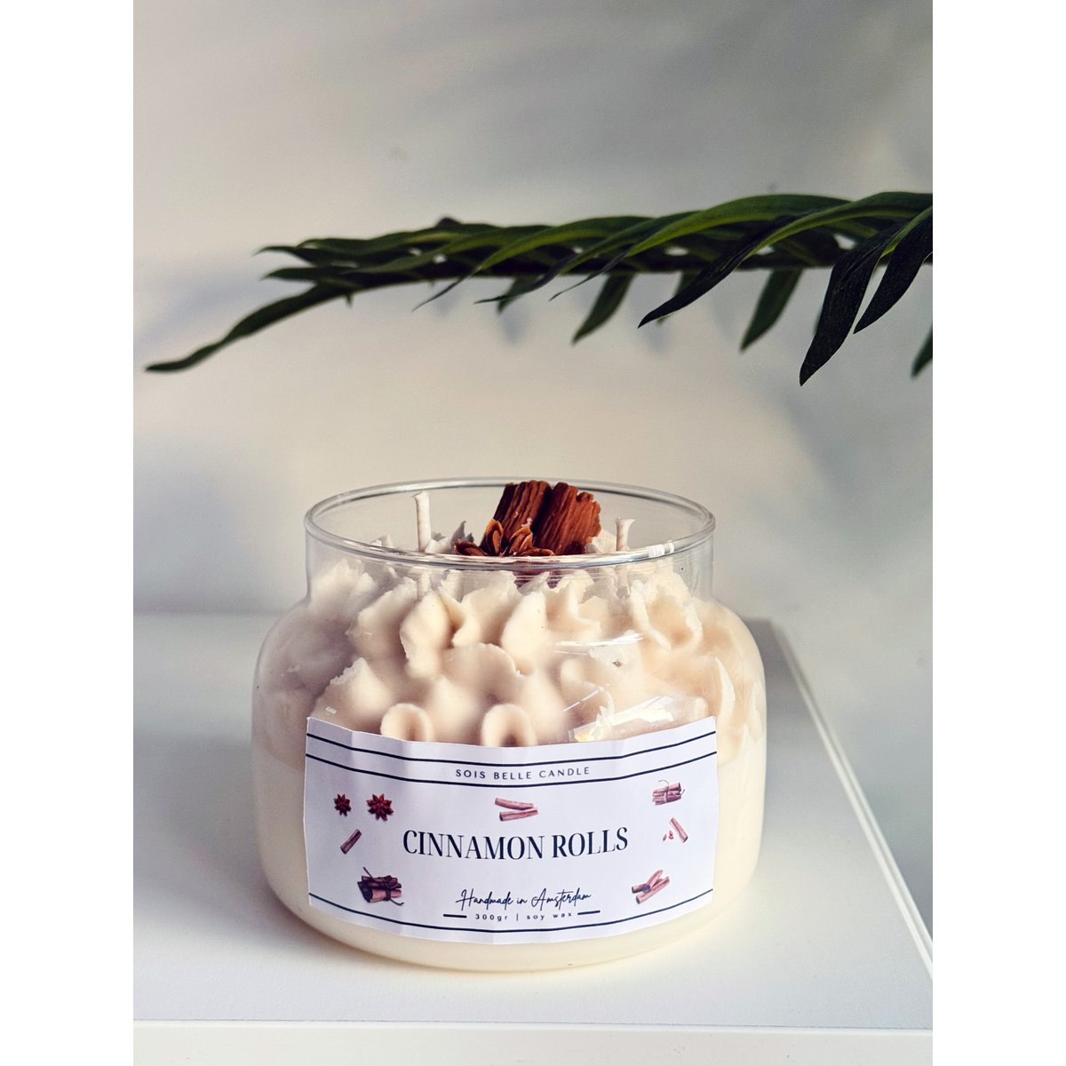 Cinnamon Rolls candle