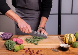 Cuchillo - Bunka Santoku con Saya de bambú y caja de bambú - Hoja de 170 mm