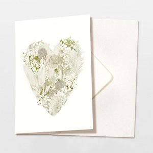 Folding card heart made of cream-colored flowers, including envelope