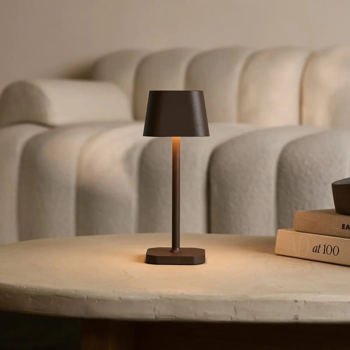 Lampe de table rechargeable marron moka Ava