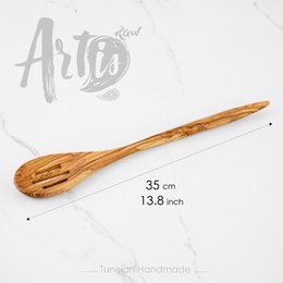 Cuillère à fentes faite à la main en bois d'olivier