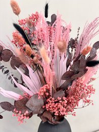 Touch of Pink: Tidløs elegance i nuancer af lyserød - tørret blomsterbuket