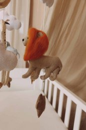 Håndlavet Safari Muziekmobiel - Boxmobiel - babymobil - mobil wickeltisch