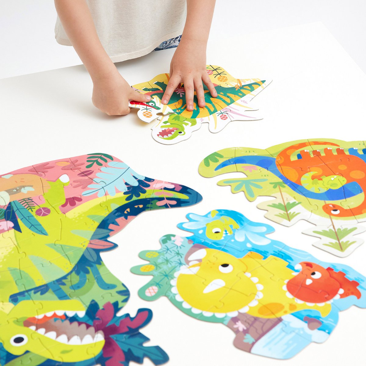 Hands at Play Dinosaurs 3+