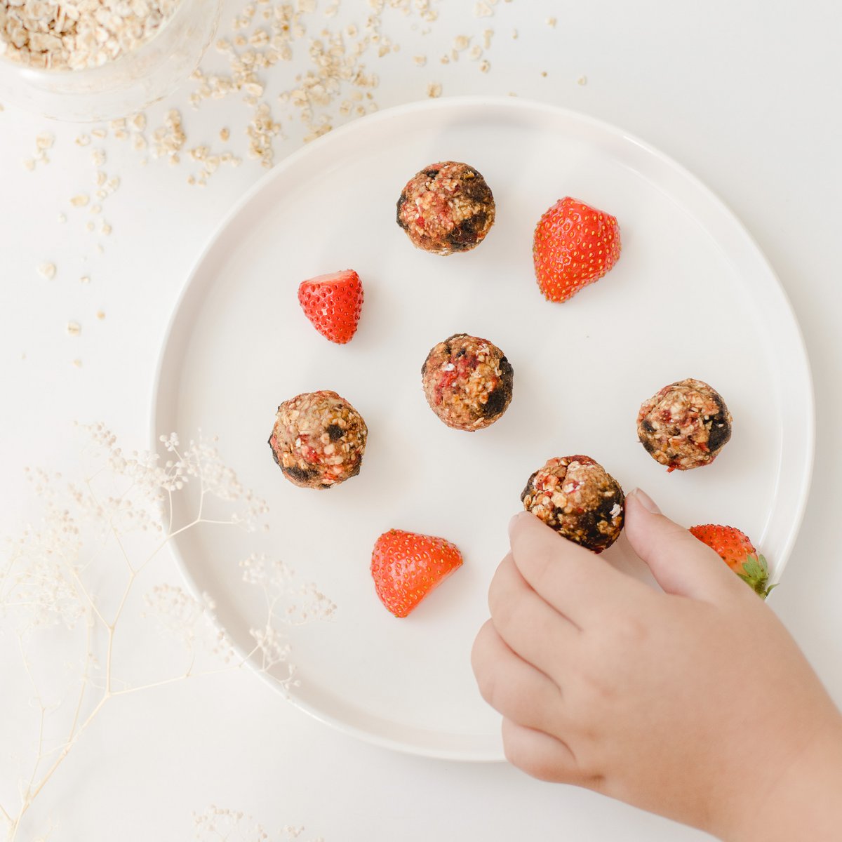 Biologische mix biologische energiebollen aardbei voor kinderen