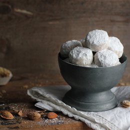 Kourabies  Vanilla - Greek shortbread cookies