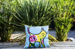 Kissen Flower Cat von Ami Imaginaire