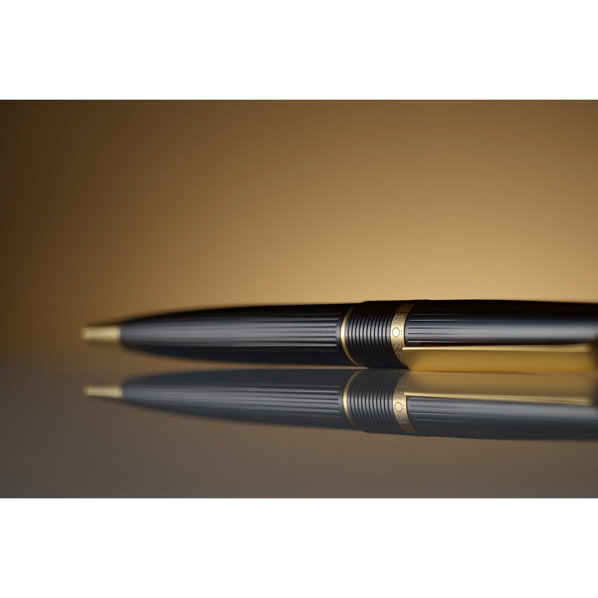 Vector ballpoint pen