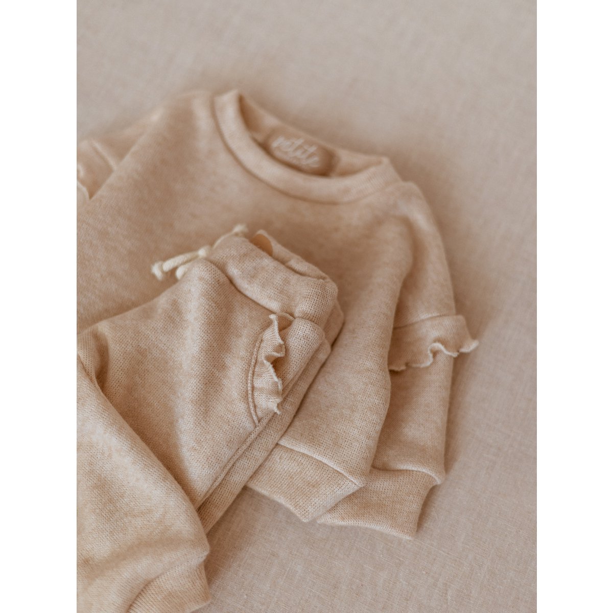 Maglione / volant da ragazza - Crema