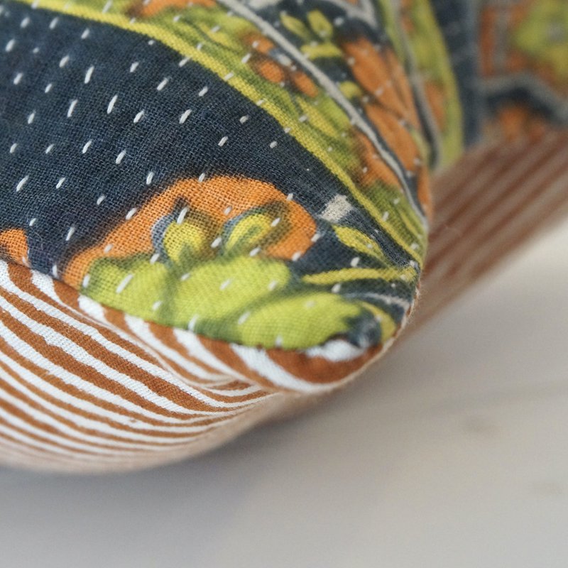 Rectangular Kantha cushion N°27