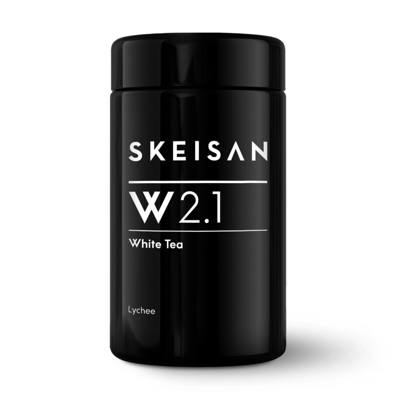 W 2.1 teglas: Smagsfuld hvid te ⁄ grøn teblanding med blomsterblade og litchi-smag