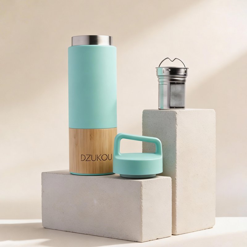 Botella de acero inoxidable aislada al vacío con infusor de té y bambú - 530 ml