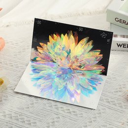 Biglietto pop-up 3D con fiori scintillanti e torta di compleanno