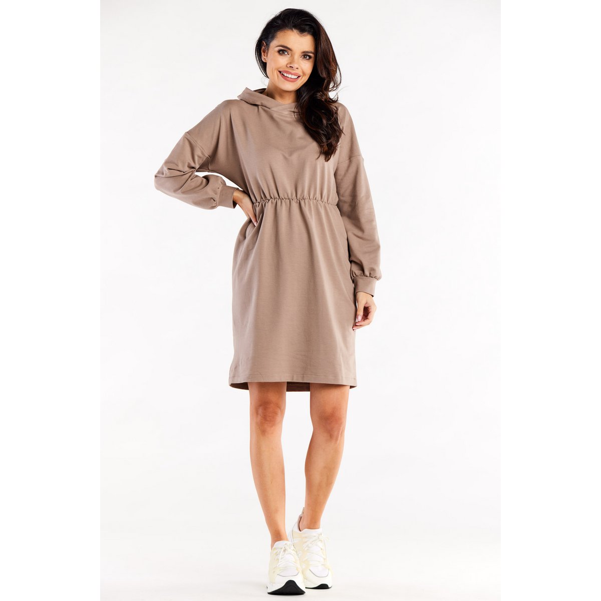 Wijde, beige katoenen jurk in hoodiestijl