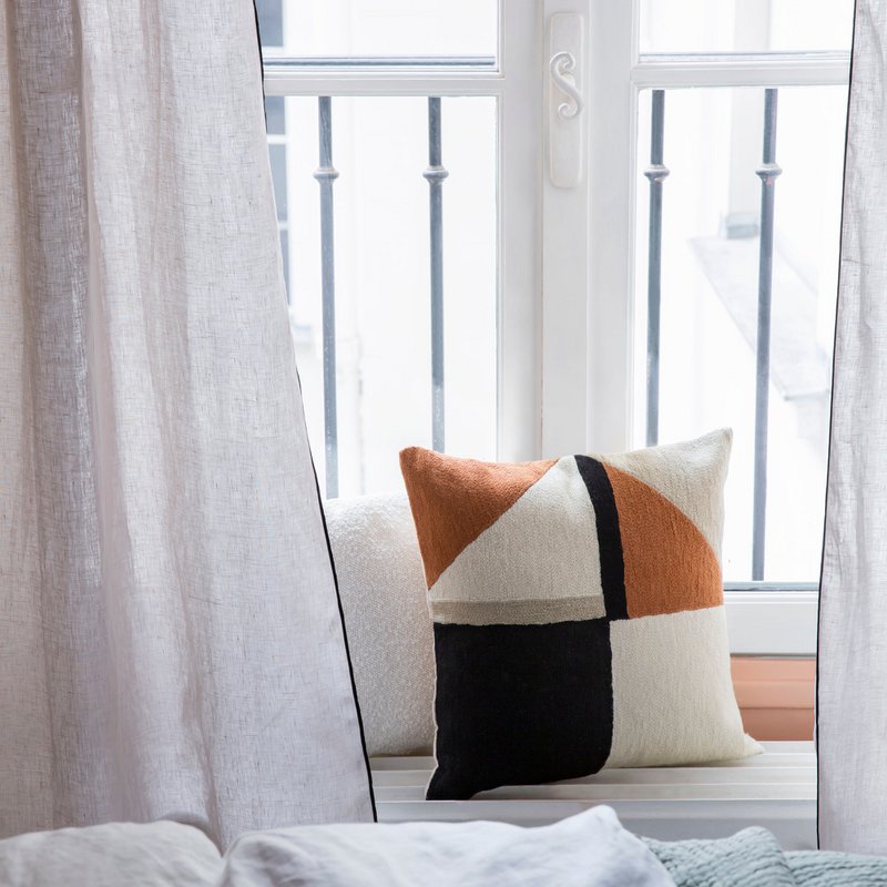 TRIAGO natural and black cushion cover