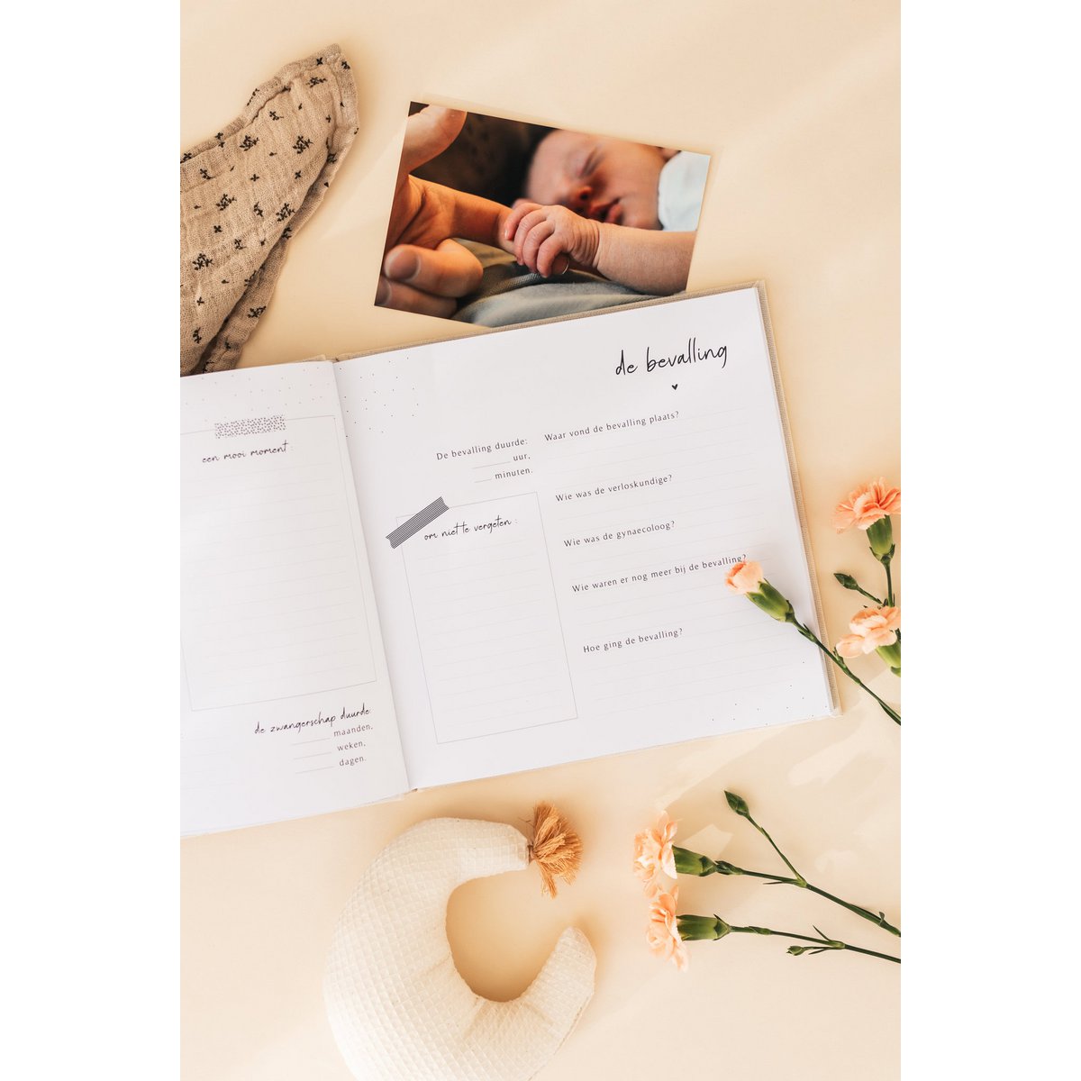 Fyllbooks Babybuch „Mein erstes Jahr“ – Leinen Taupe