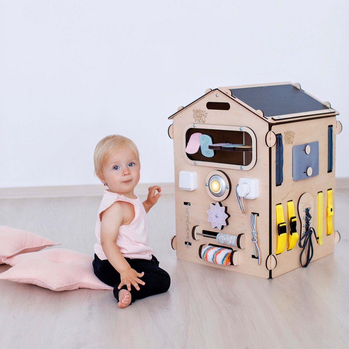 Set - BusyBoard cottage natura/pastel and creative cube