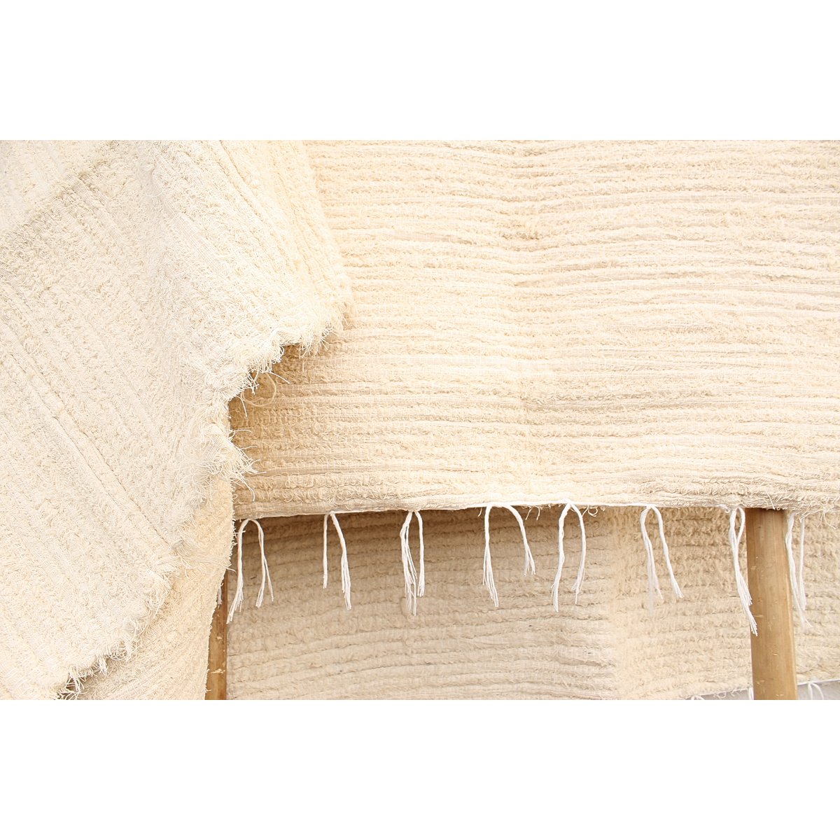 Nachhaltige Schönheit für Ihr Zuhause: Handgewebter Teppich aus Upcycling-Materialien ♻️✨