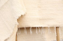 Sustainable Beauty for Your Home: Handwoven Rug Crafted from Upcycled Materials ♻️✨