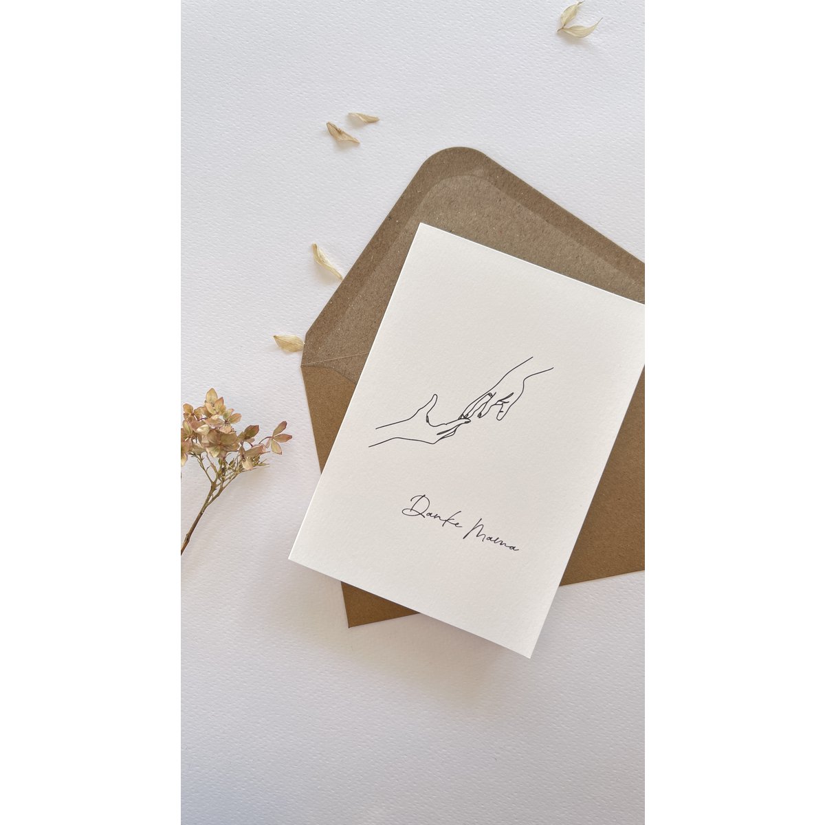 Tarjeta del día de la madre con sobre de papel natural