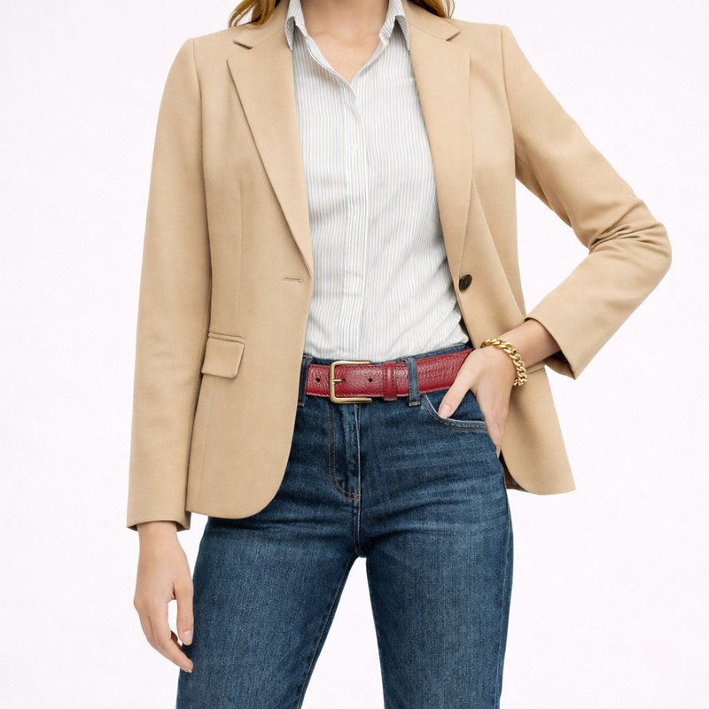 RB4023Q | Women's Belt Made in Italy in Genuine Dollar Grained Leather. Buckle in shiny gold finish. Ruby color. Dimensions: 115 x 3.0 x 0.5 cm (waistline 100 cm)