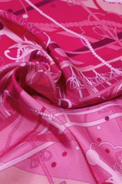 Square 50 in silk "The jewelry box"