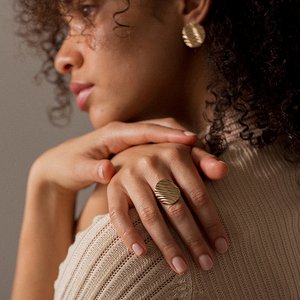 WAVY ring