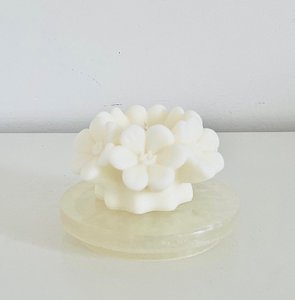Hand gegoten kaars bloemstukje
