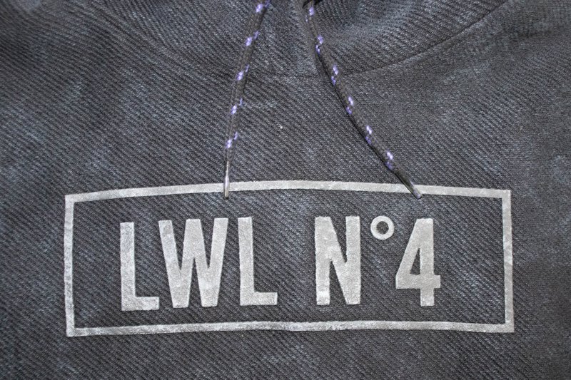Sweat à capuche LewyLou NO4 noir