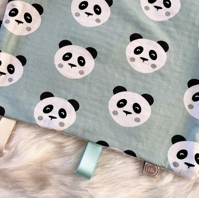 Label cloth Panda