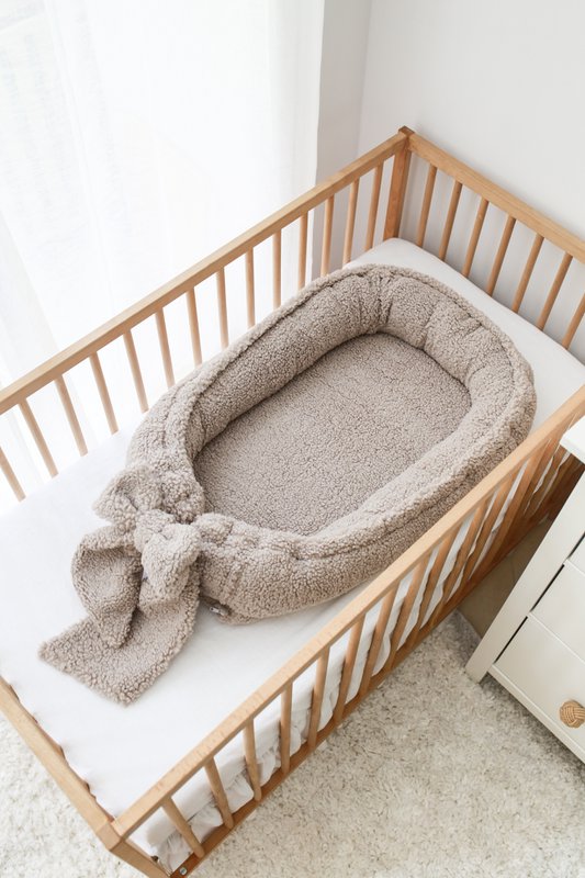 Babynest mit Schleife / Bouclé-Babynest - 2-Farben-Kopie