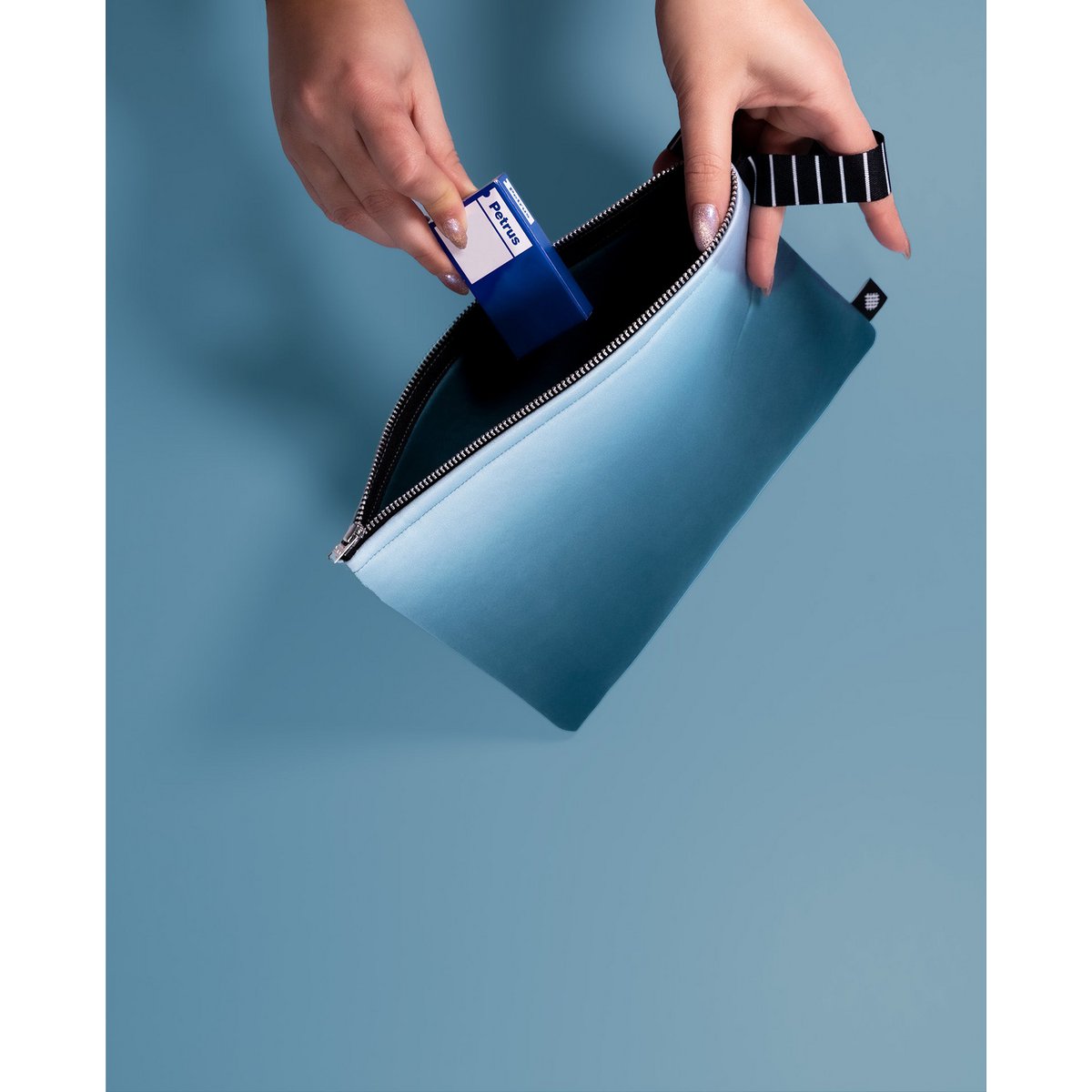 Beutel großer Stahlblau