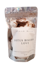 Lotus Biscoff flavored cotton candy with a sweet and crunchy texture.