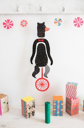 Mobile cinetico dell'orso del circo della scuola materna