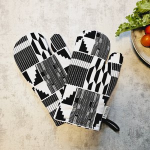 Set mit 2 Ofenhandschuhen, handgefertigt, „Schlammtuch“, Bogolan-Druck, inspirierter afrikanischer Druck