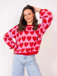 Pull court tricoté en jacquard de couleur contrastée pour la Saint-Valentin