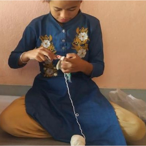 Luna-Leena lam Dolly knuffel gebroken wit - biologisch katoen - 0+ - hand gehaakt in Nepal