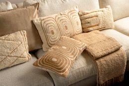 Dutch Decor DUUK - Cushion 30x50 cm - Tofu - beige with gold