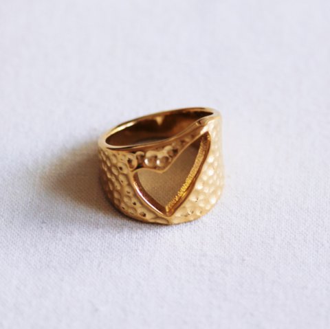 Statement ring 'LOVE'