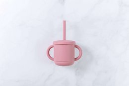 Copo rosa com tampa