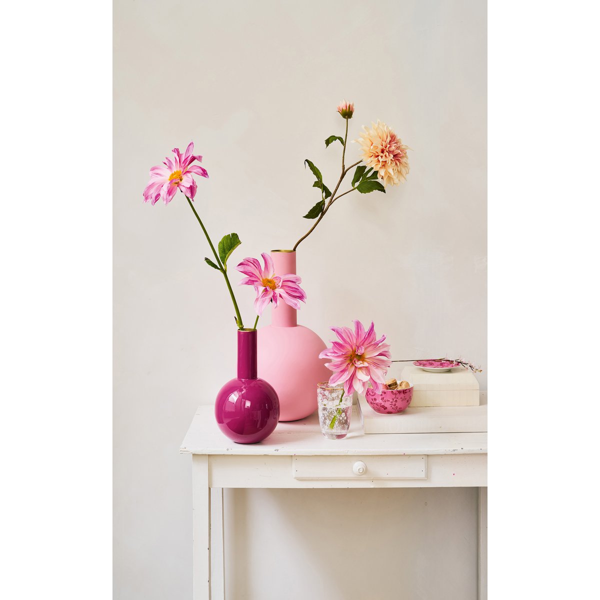 Vase Metal Small Bright Pink 15x26cm