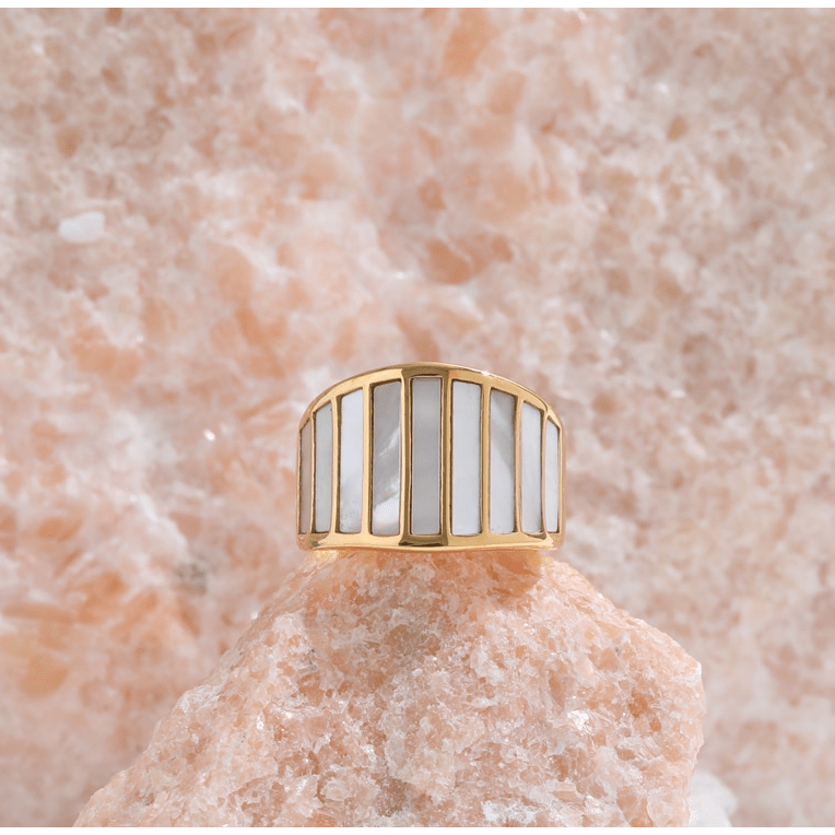 Stella - Statement-Ring aus Perlmutt