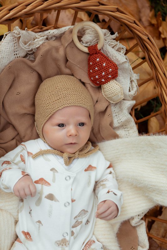 Merino bonnet hat sand