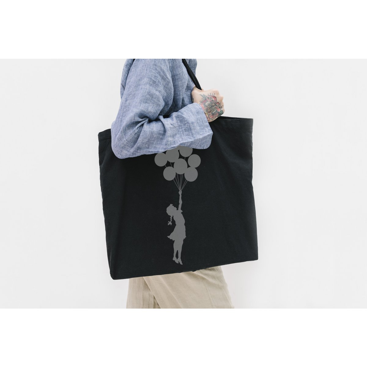 Banksy's Graffiti Tote Bag/Street Bag - Chica Globos Voladores