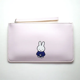 Visning af 16 Miffy-poser I Collection ©Mercis Bv