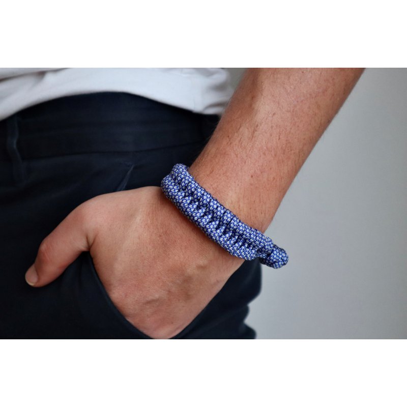 Heren armband gevlochten paracord blauw/wit