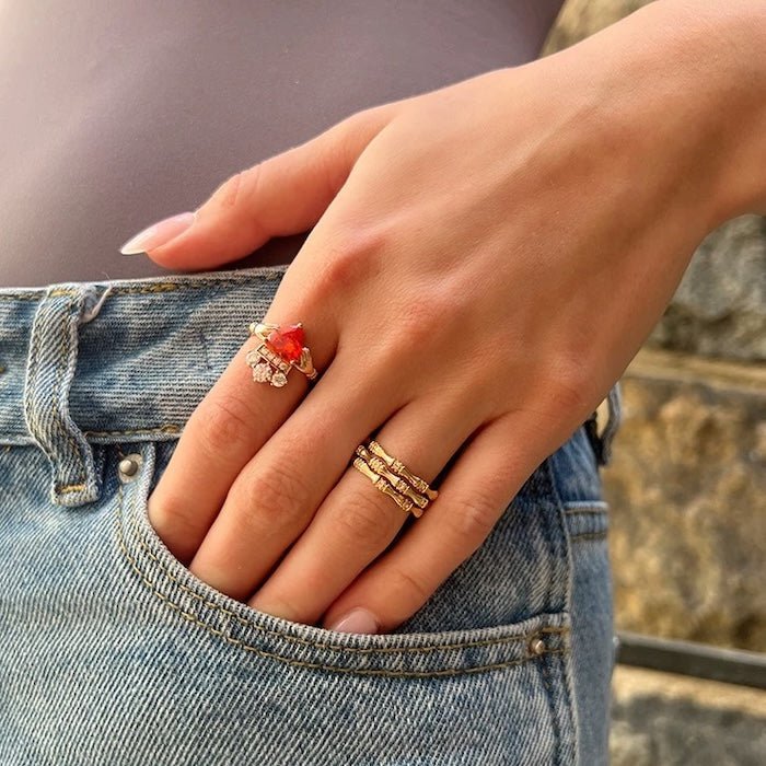 Justerbar ring i lag af bambus
