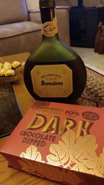 KUMILIO Figues Kimi séchées au soleil de qualité supérieure trempées dans du chocolat noir 70 % - Coffret cadeau