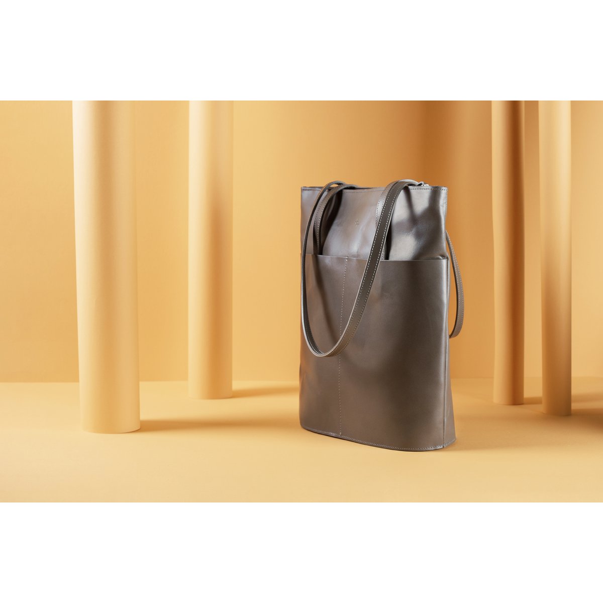 Model Tote